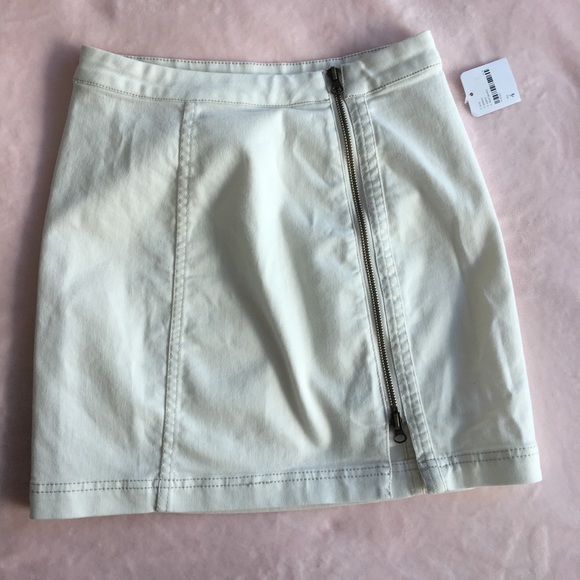 This Way or That Way Mini Skirt - Picture 5 of 7